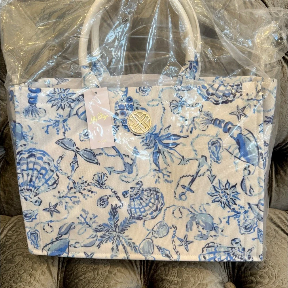 🆕 Lilly Pulitzer ADAIR TOTE in “Resort White Barefoot Beachcomber” MSRP $198 NWT - Picture 6 of 9